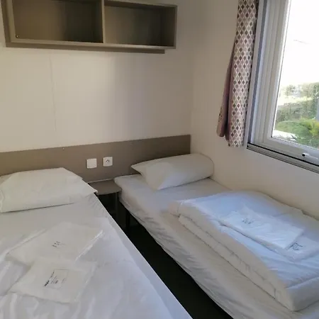Mobile 3 Chambres Au Camping Les Charmettes Campsite *