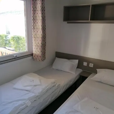 Mobile 3 Chambres Au Camping Les Charmettes Les Mathes