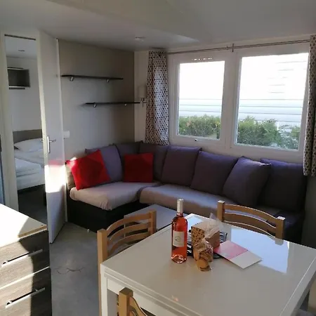 Mobile 3 Chambres Au Camping Les Charmettes Campsite *